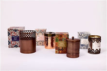 Load image into Gallery viewer, Santal- Sandalwood, paper, patchouli.